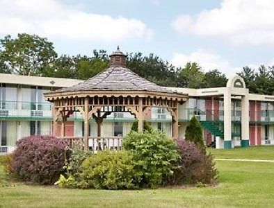 Macomb Inn Exteriör bild